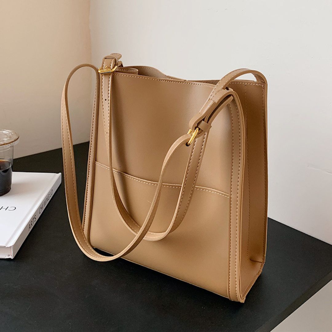 Velanci Royal Handbag: A Touch of Regal Elegance