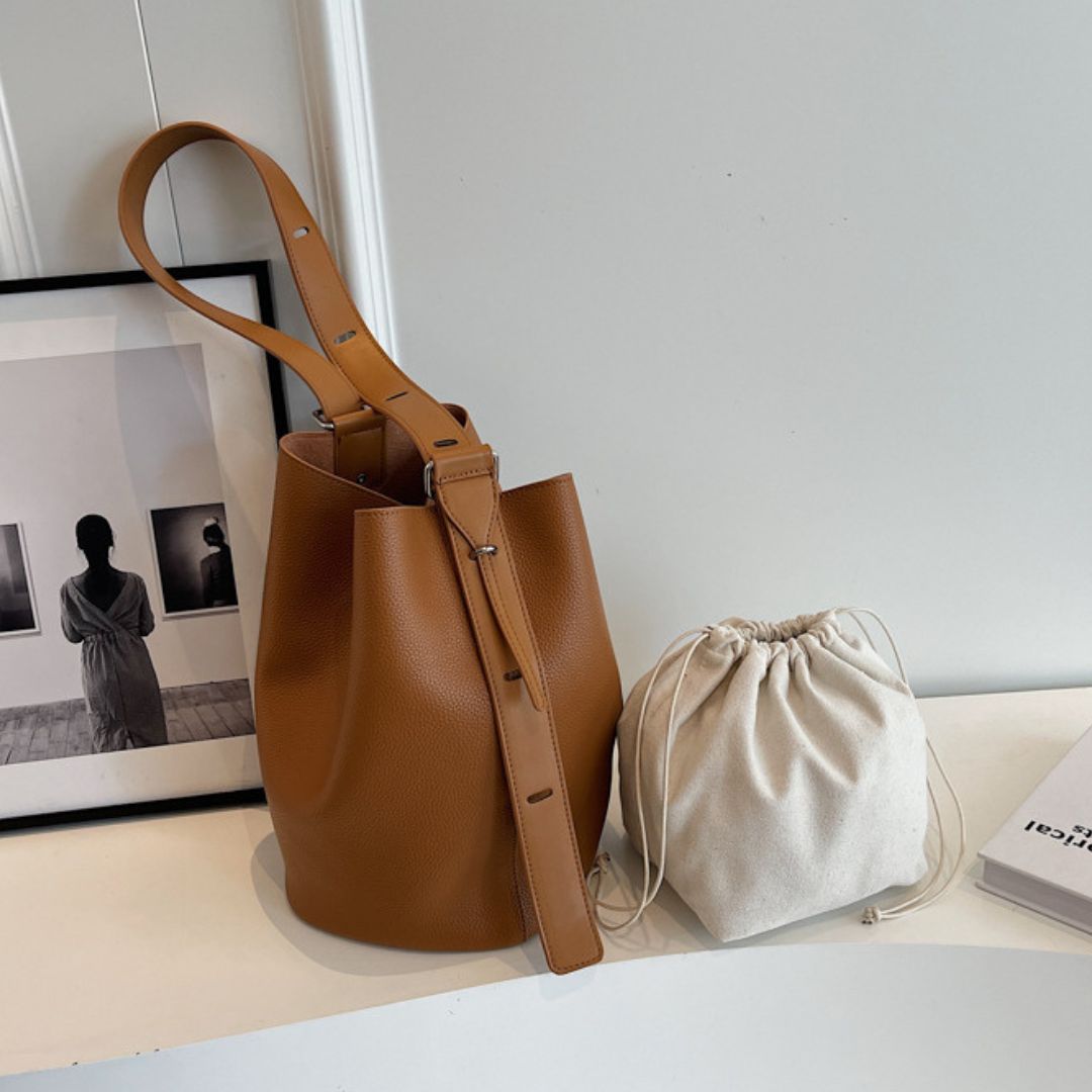 Velanci Rose Dorotea Handbag: Timeless Elegance in Leather