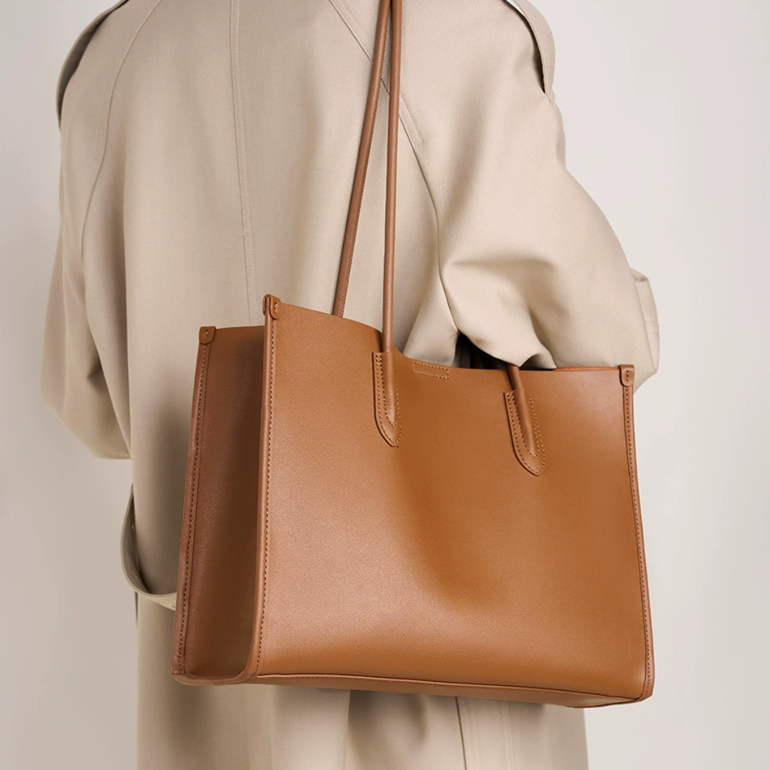 Velanci Hearth Lark Handbag: Elegance Redefined