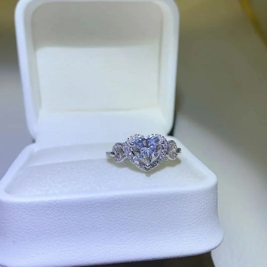 Ring Aurelia - Coastal Sparkle 1ct Moissanite Silver Women's Ring Velanci