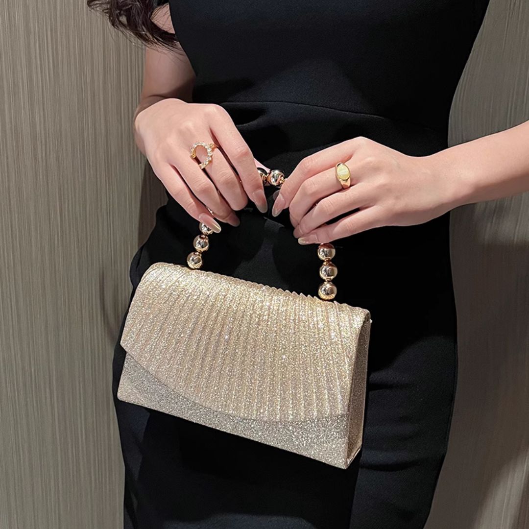 Nuit en Velours Handbag: Elegance in Twilight
