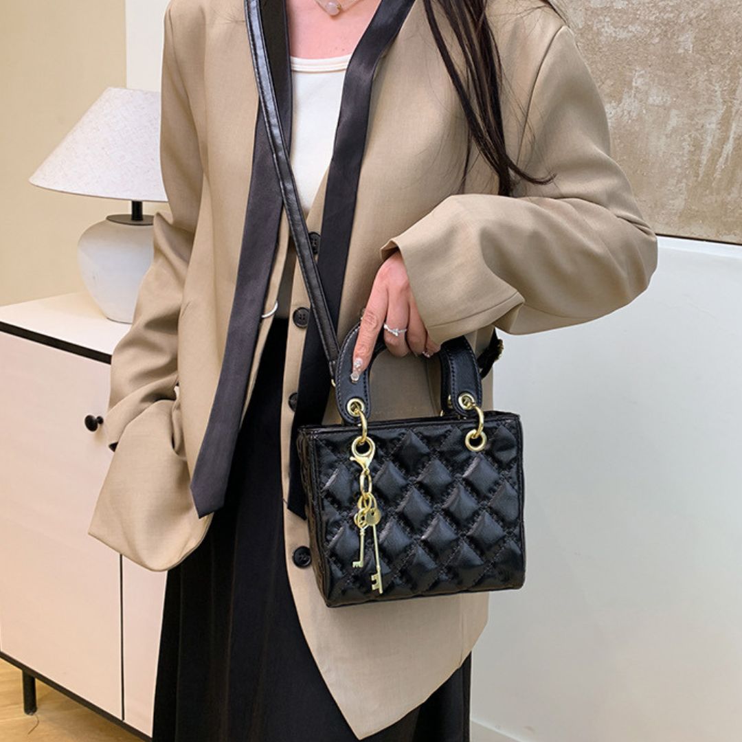 Velanci de Reine Leather Handbag - A Statement of Regal Elegance