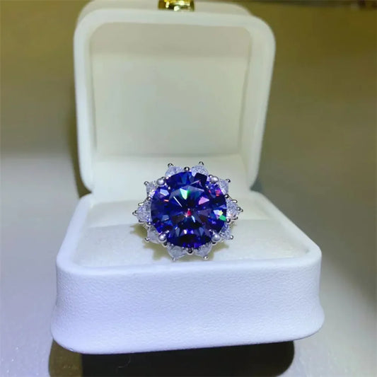 Ring Bianca - 10 Carat Moissanite Sterling Silver Halo Women's Ring Velanci