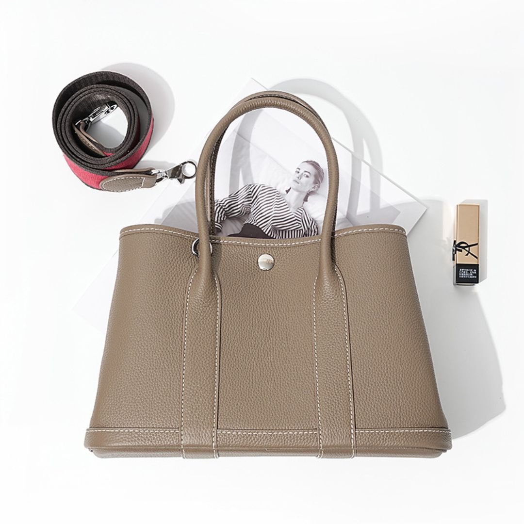 Royaume Secret Handbag: Elegance Redefined