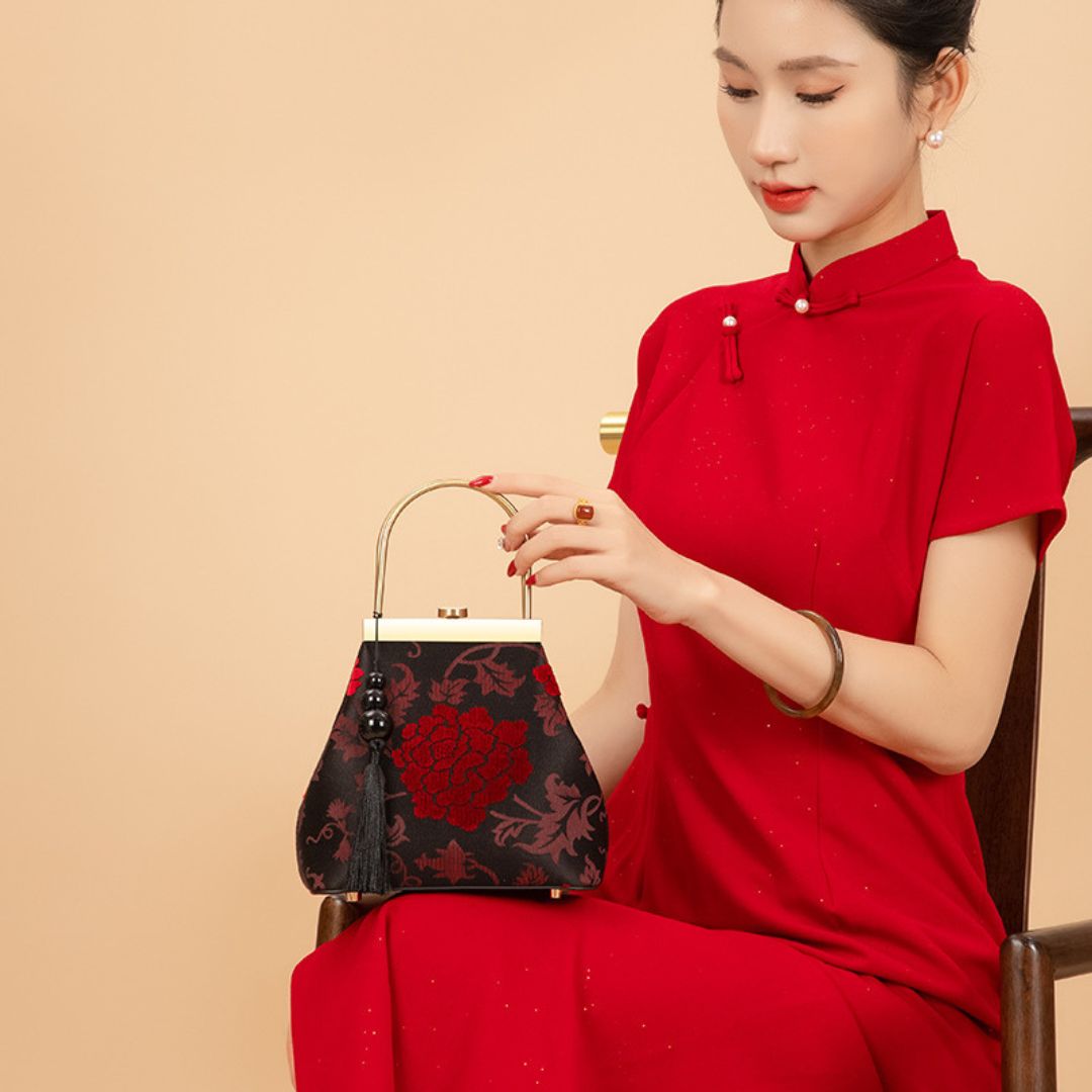 Velanci Souveraine Handbag: A Regal Expression of Elegance