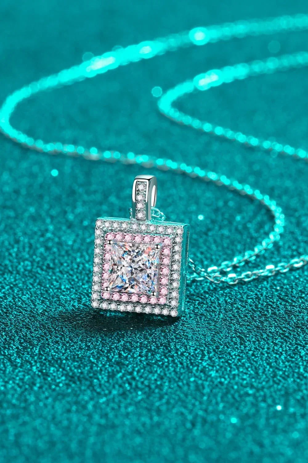 1 Carat Moissanite Square Pendant Necklace - Elegant Sparkle Velanci