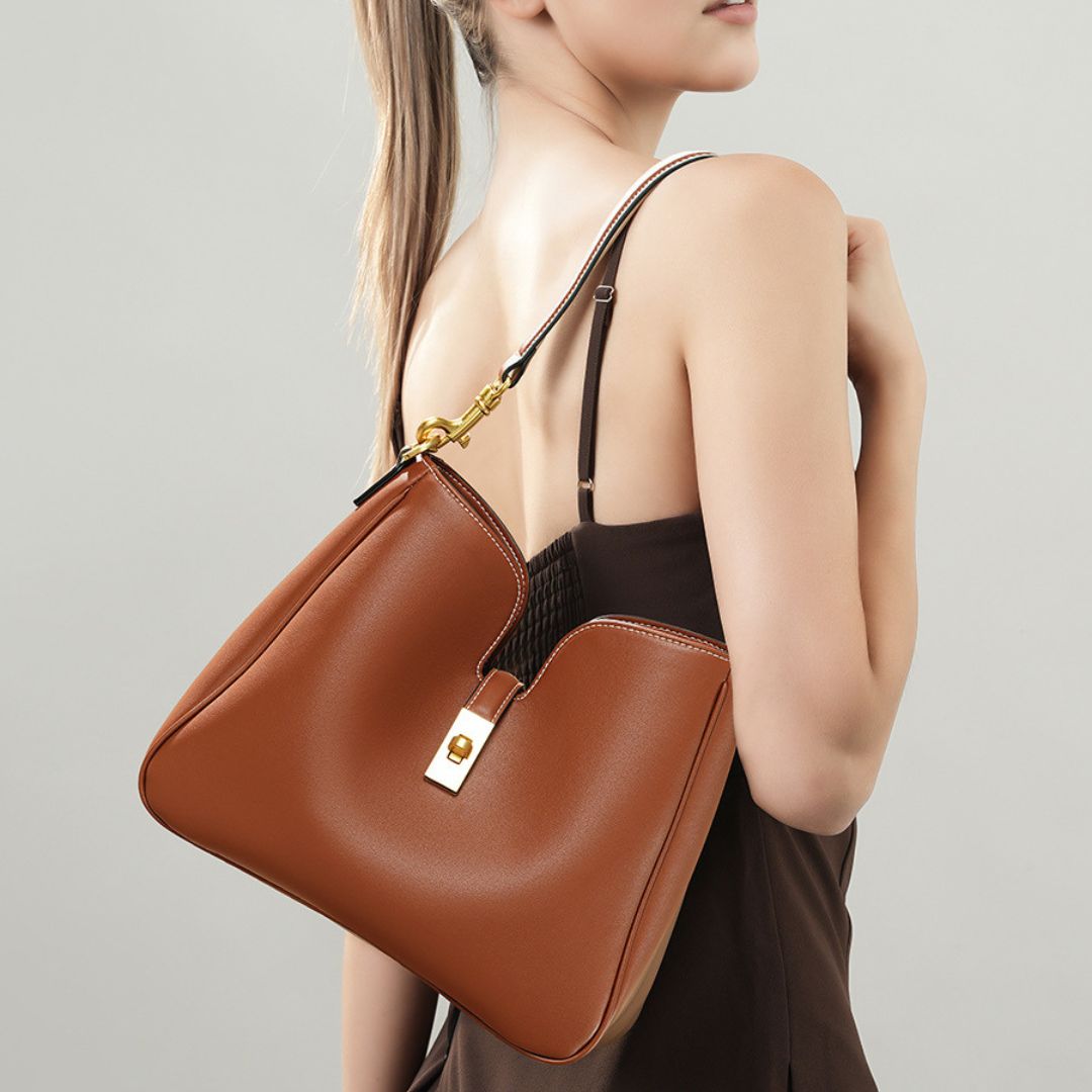 Everleigh Dusk Handbag: A Timeless Elegance in Genuine Leather