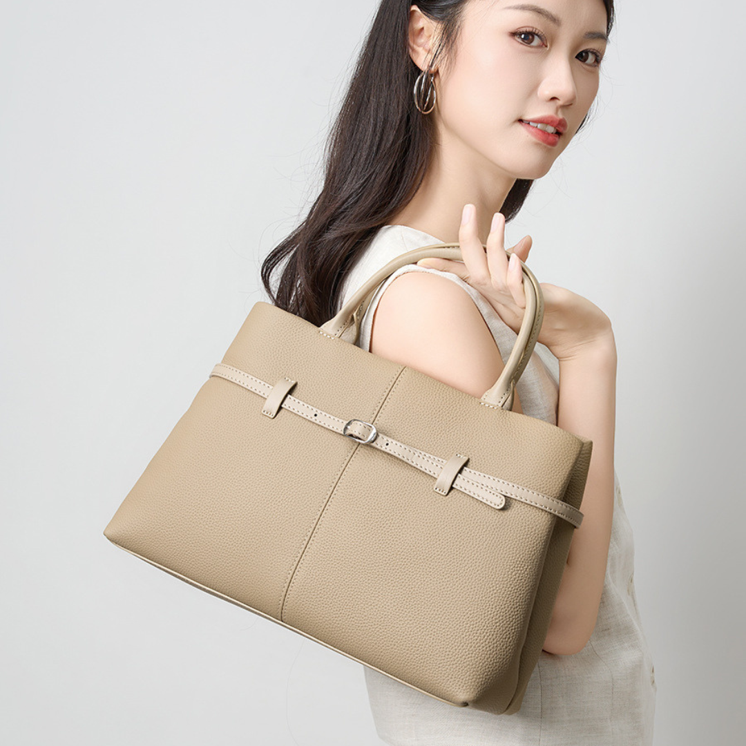 Velanci Suprême Leather Handbag: A Masterpiece of Elegance