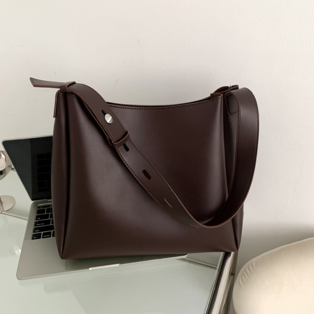 Velanci Cosetto Leather Handbag: The Essence of Elegant Serenity