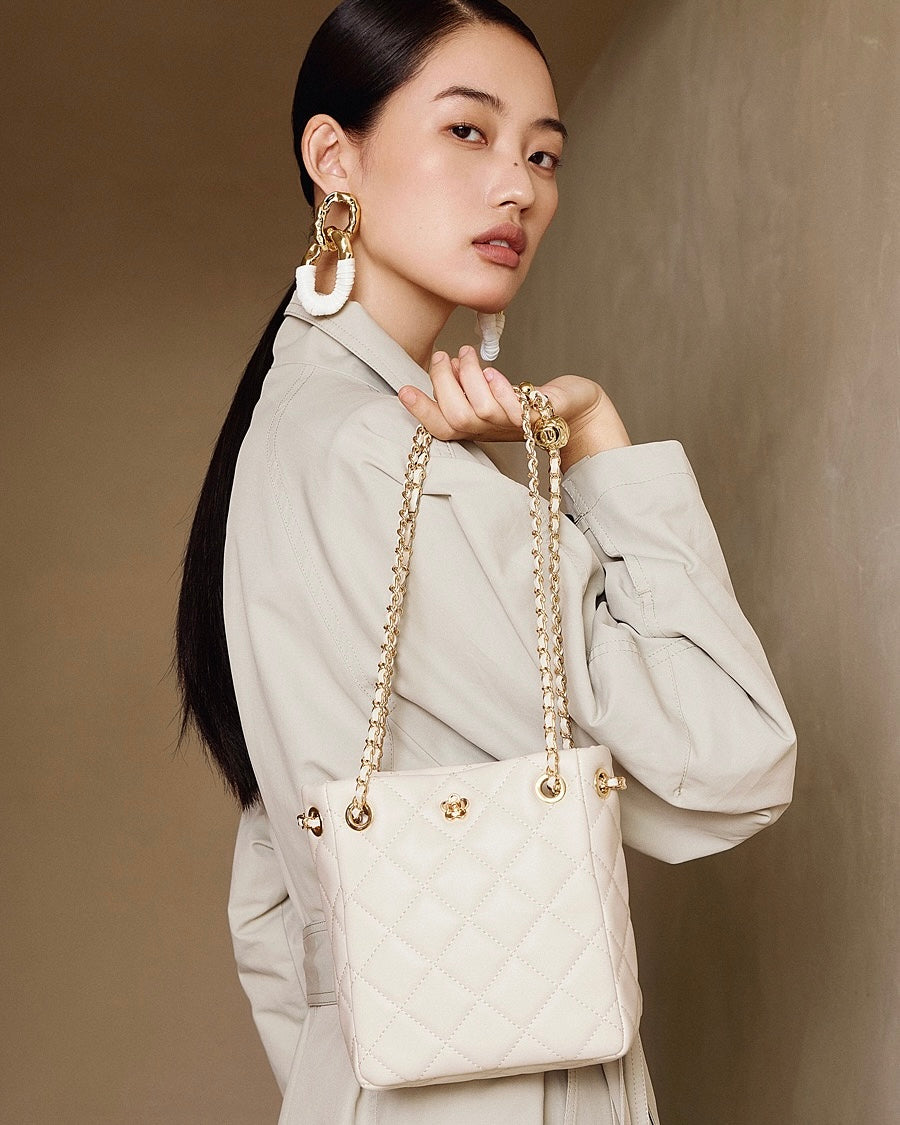 Elegant Genuine Leather Quilted Crossbody Bag with Chain Strap