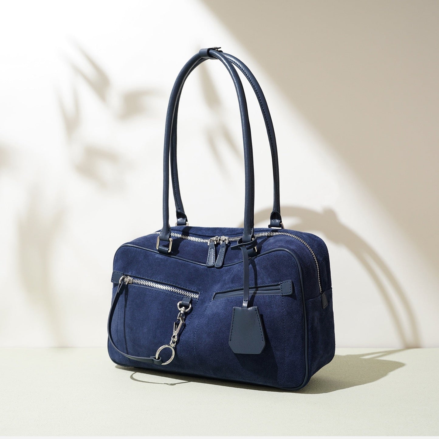 Women’s Matte Leather Vintage Pillow Tote – Elegant All-Day Companion