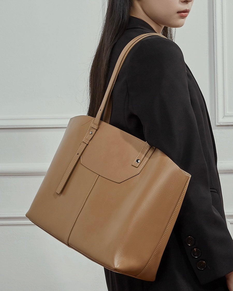 Minimalist Luxe Leather Tote Bag for Effortless Elegance