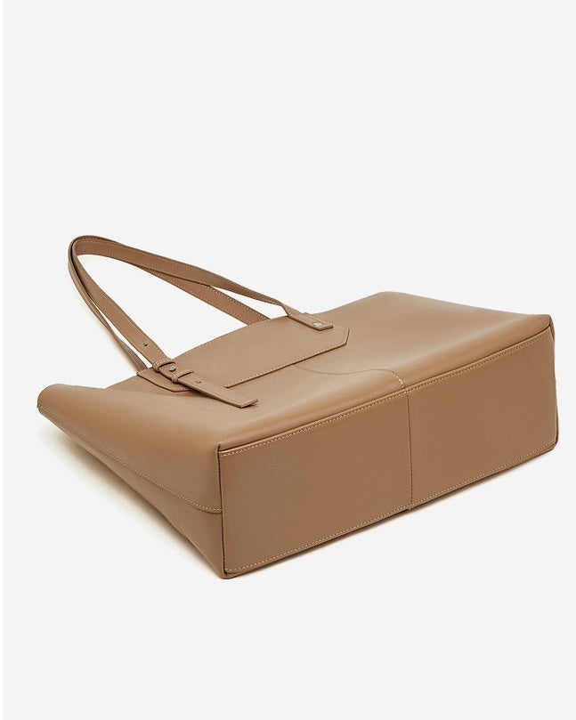 Minimalist Luxe Leather Tote Bag for Effortless Elegance