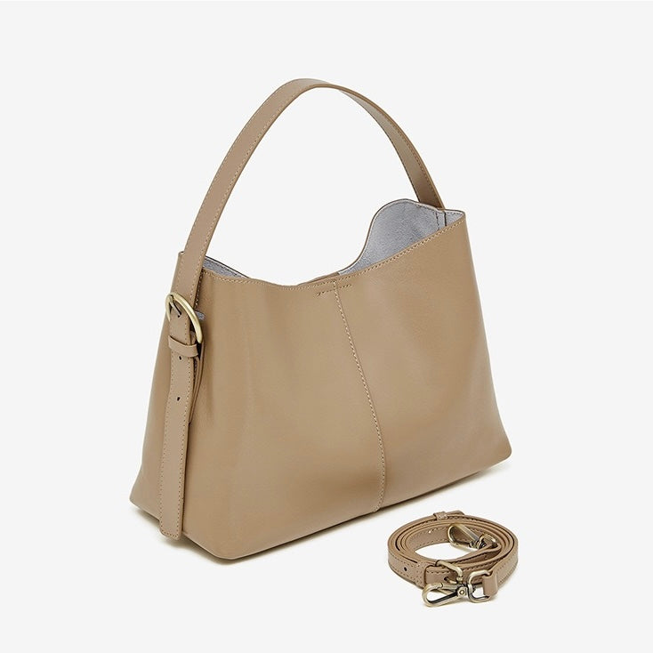 Elegant Vegetable-Tanned Leather Tote Bag with Dual Carrying Options