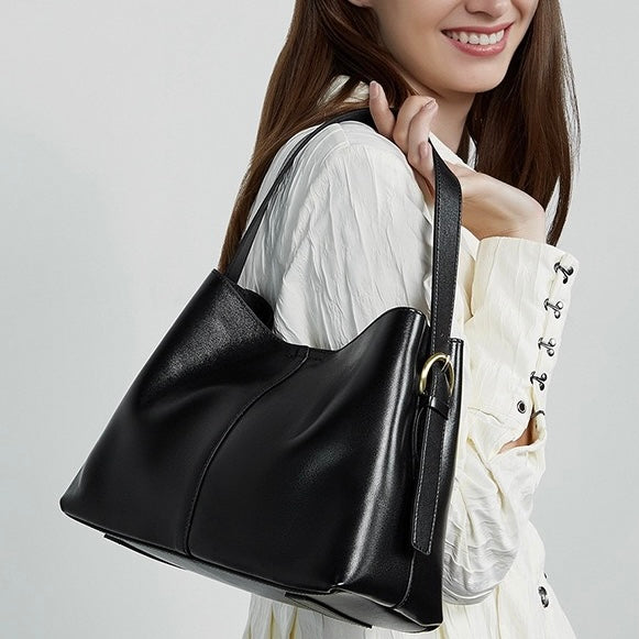 Elegant Vegetable-Tanned Leather Tote Bag with Dual Carrying Options
