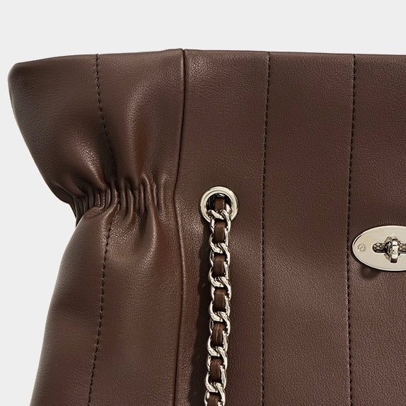 Elegant Leather Chain Shoulder Bag with Ample Space