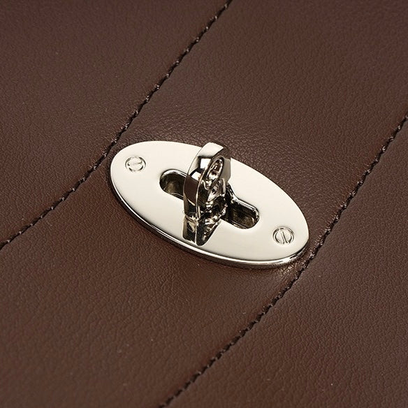 Elegant Leather Chain Shoulder Bag with Ample Space