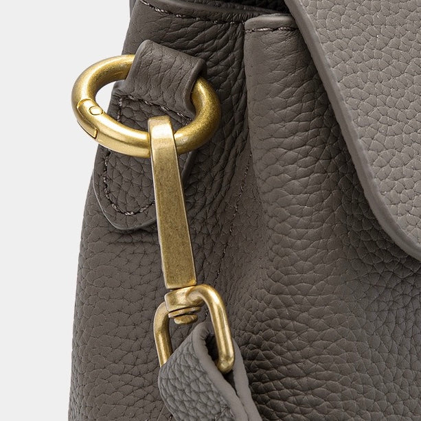 Elegant Leather Shell Chain Crossbody Bag