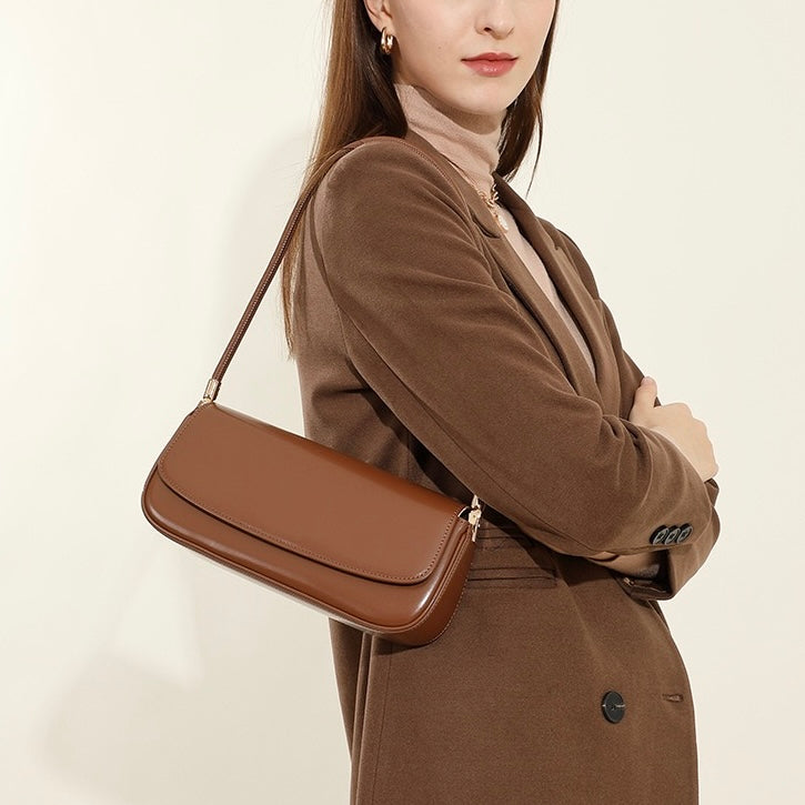 Elevate Your Everyday: Women’s Luxury Leather Minimalist Saddle Tote 2025