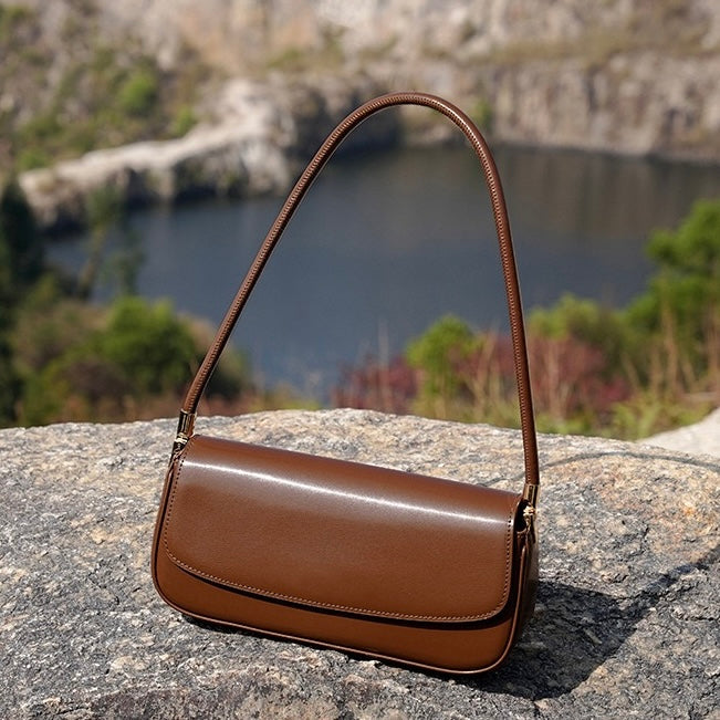 Elevate Your Everyday: Women’s Luxury Leather Minimalist Saddle Tote 2025