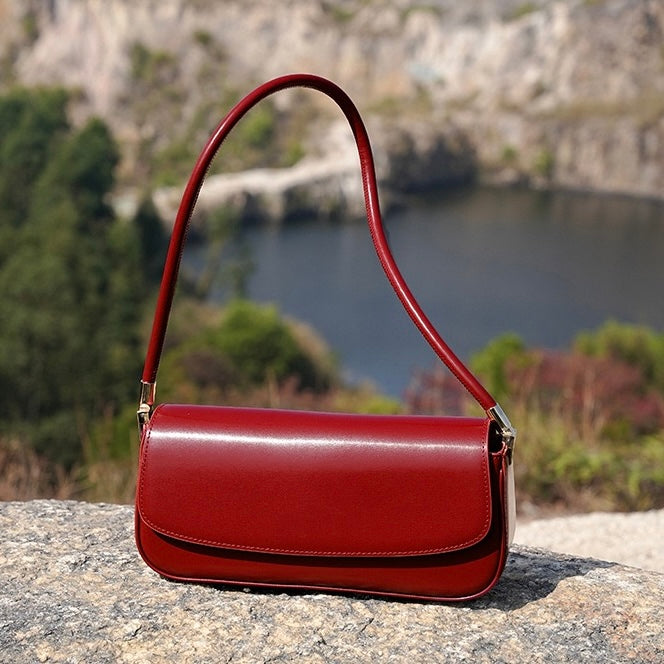 Elevate Your Everyday: Women’s Luxury Leather Minimalist Saddle Tote 2025