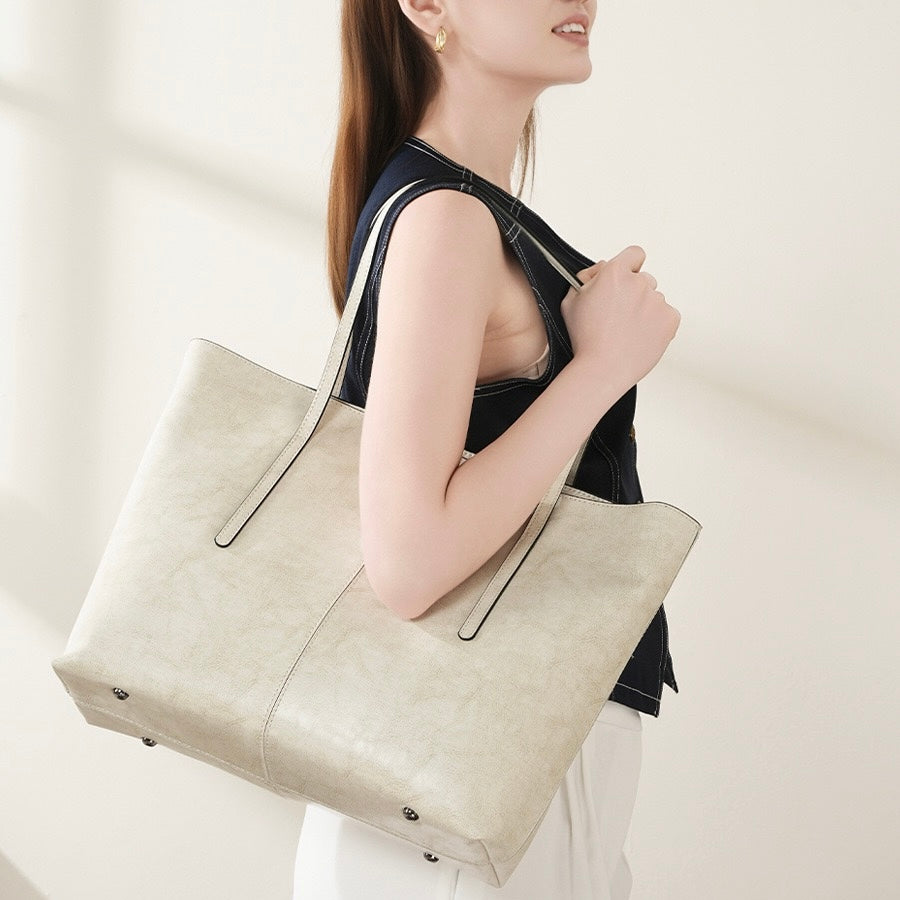 Genuine Leather Large Tote Shoulder Bag – Elegance for Everyday Commuting