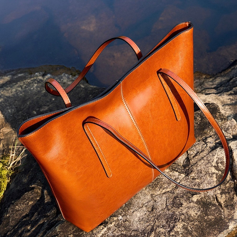Genuine Leather Large Tote Shoulder Bag – Elegance for Everyday Commuting