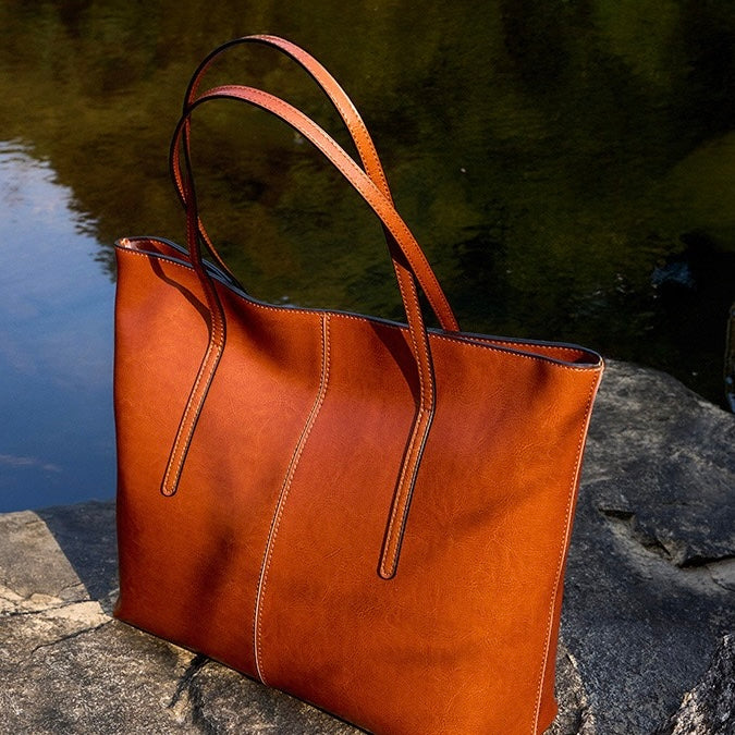Genuine Leather Large Tote Shoulder Bag – Elegance for Everyday Commuting