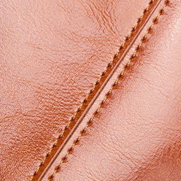 Genuine Leather Large Tote Shoulder Bag – Elegance for Everyday Commuting