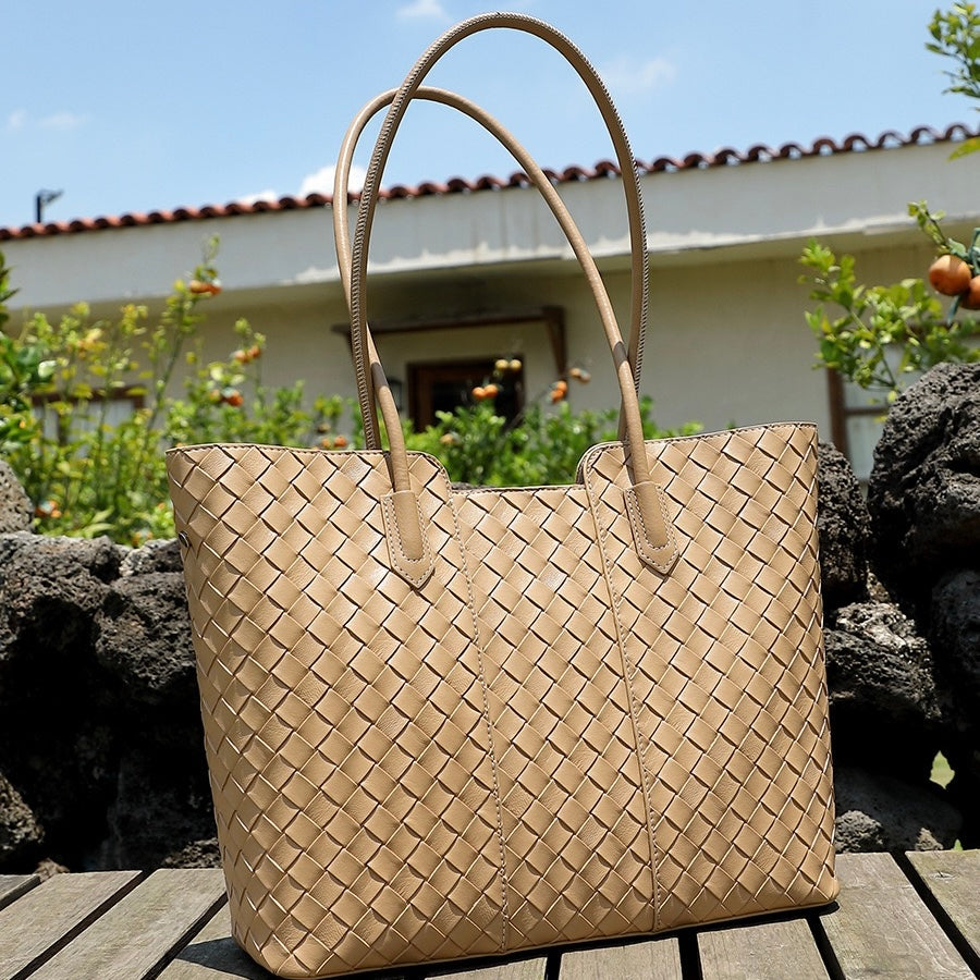 Elegant Woven Cowhide Tote Bag for Ultimate Sophistication