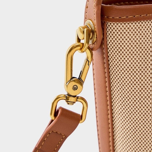 Niche Commuter Color Block Woven Shoulder Bag in Elegant Brown