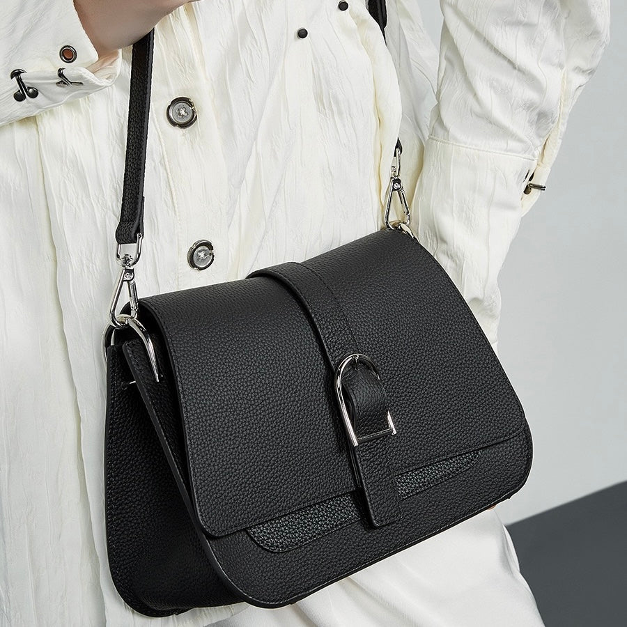 Exquisite Minimalist Leather Saddle Bag for Elegant Commuting