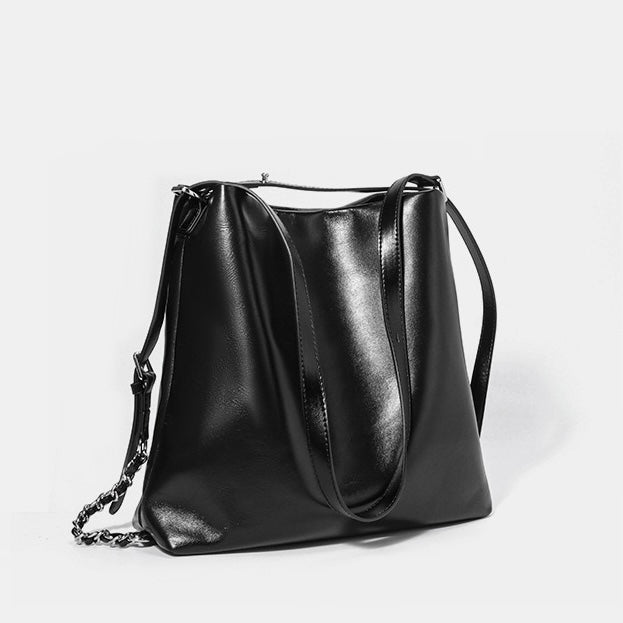 Sleek Leather Chain-Strap Bucket Bag for Urban Elegance