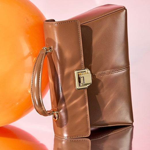 Exquisite Genuine Leather Horseshoe Buckle Handbag