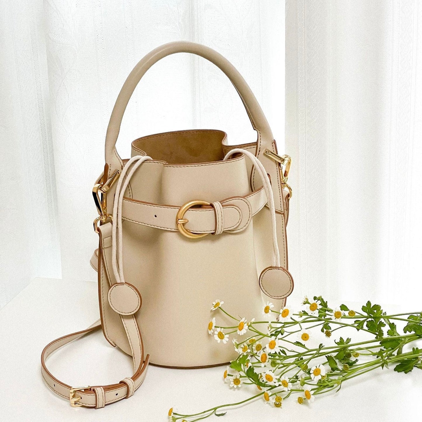 Exquisite Mini Bucket Crossbody Handbag in Genuine Leather