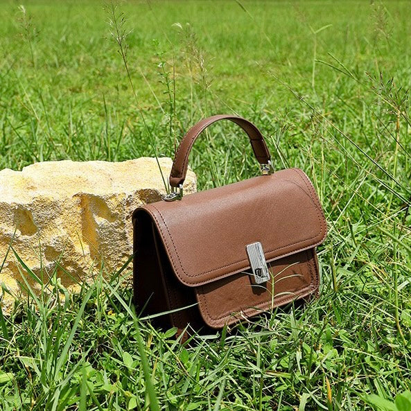 Sophisticated Women's Genuine Leather Commuter Messenger Bag