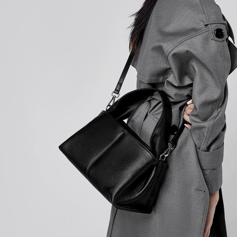 Vintage Elegance: Women's Genuine Leather Top-Grain Shoulder Bag