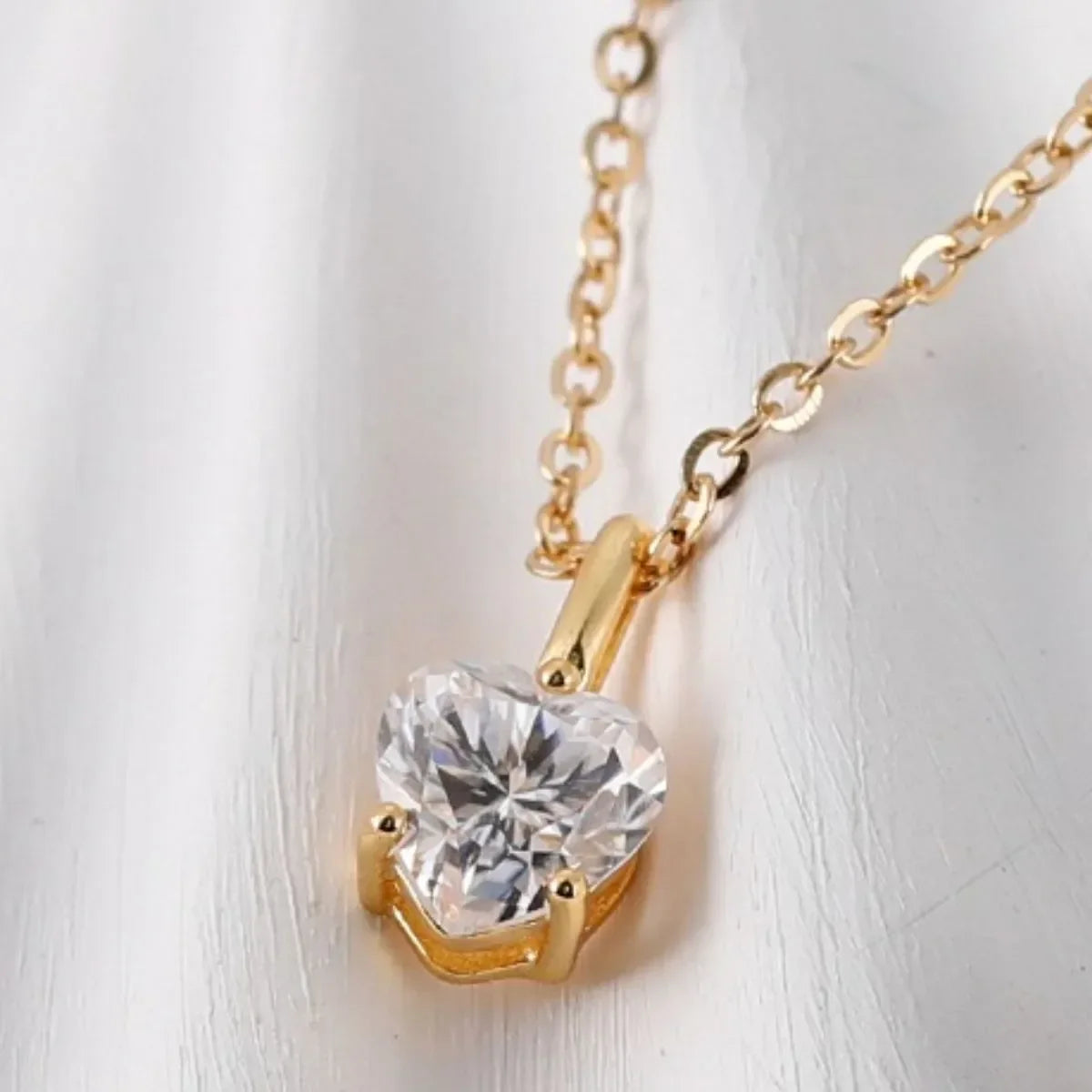 Heart-Shaped Moissanite Pendant Necklace - 18K Gold-Plated Velanci