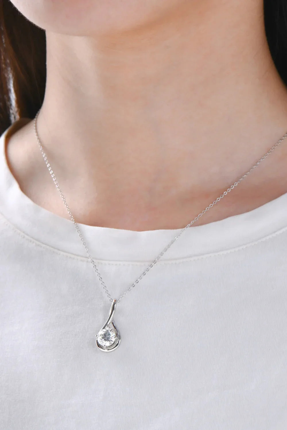 2 Carat Moissanite Sterling Silver Necklace - Minimalist Velanci