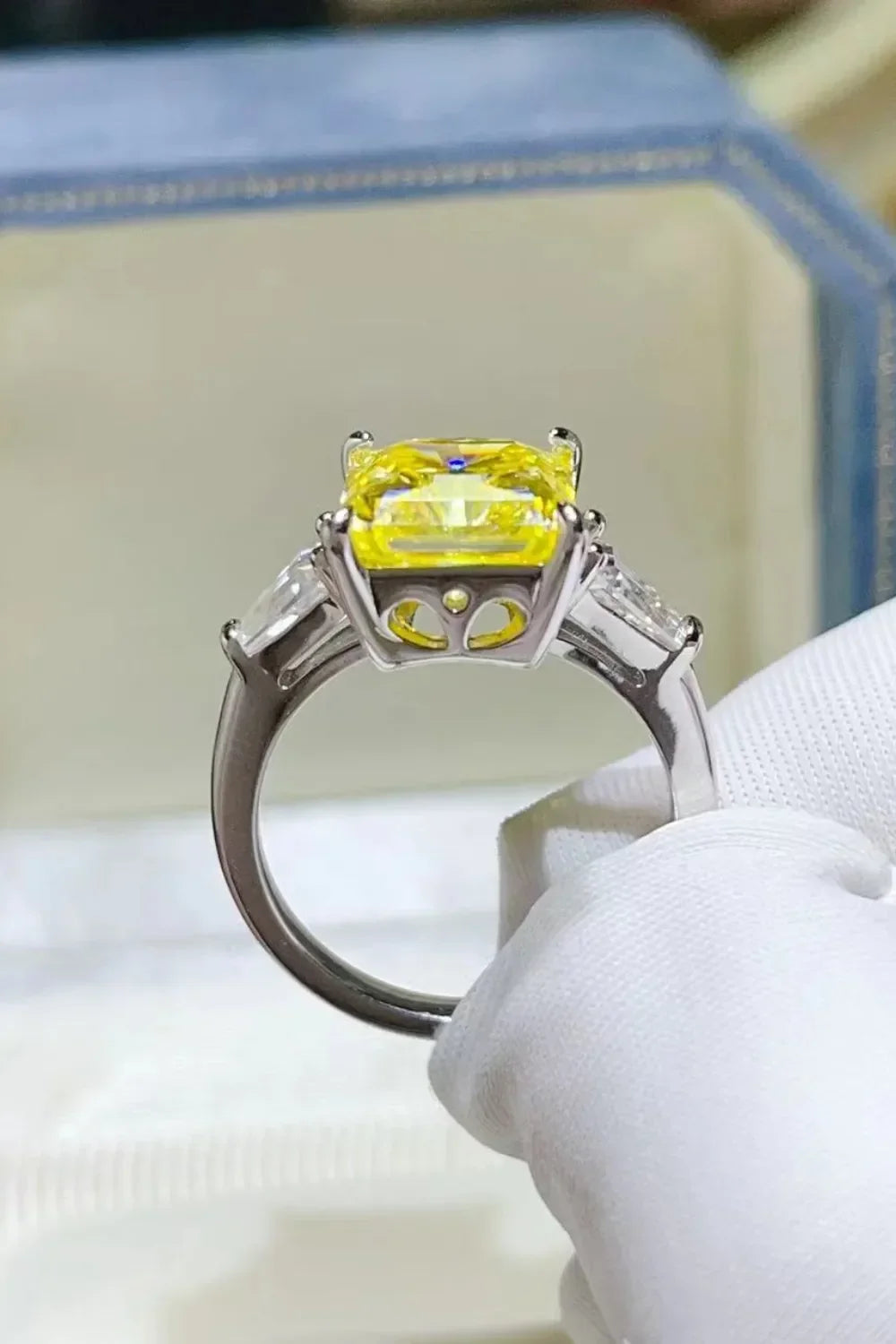 Ring Chiara - 5 Carat Moissanite Sterling Silver Brilliance Women's Ring Velanci