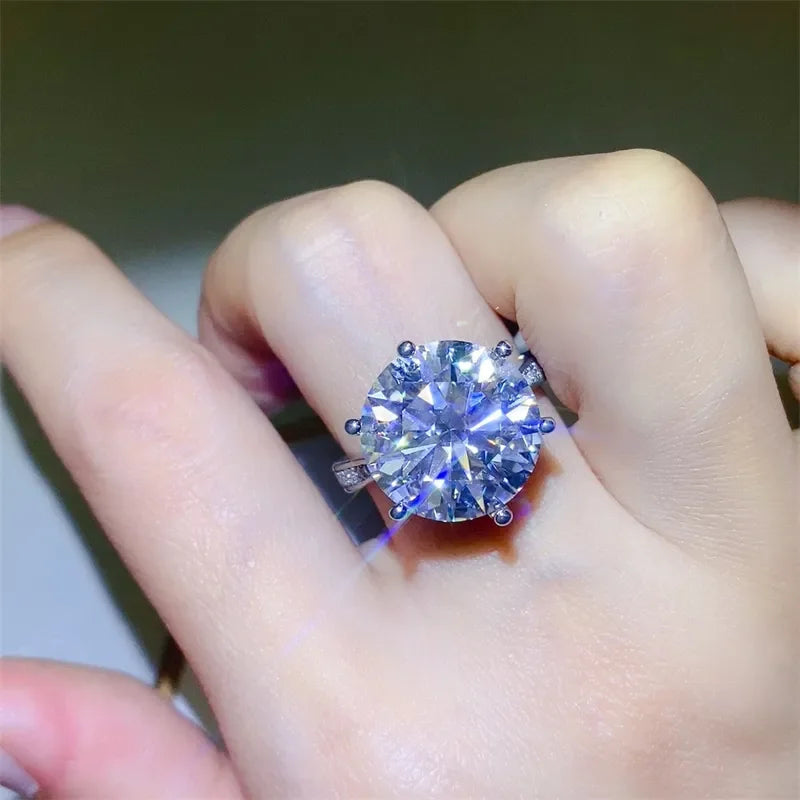 10 Carat Moissanite Ring Bianca - Coastal Sparkle Gleam Women's Ring Velanci