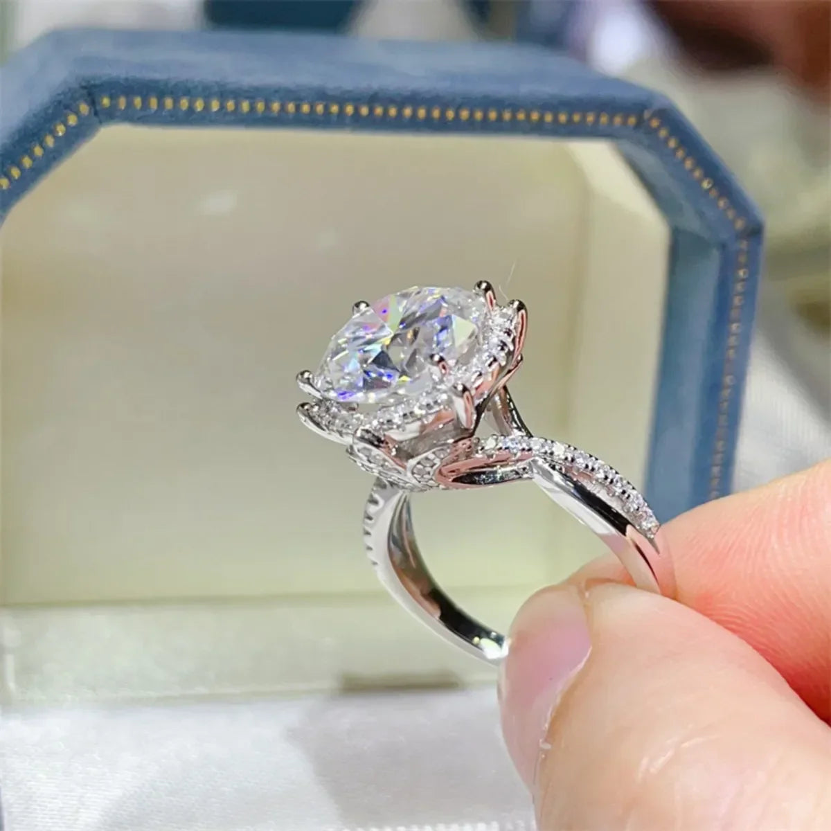 Moissanite Engagement Ring Giovanna - 5 Carat Round Cut Women's Ring Velanci