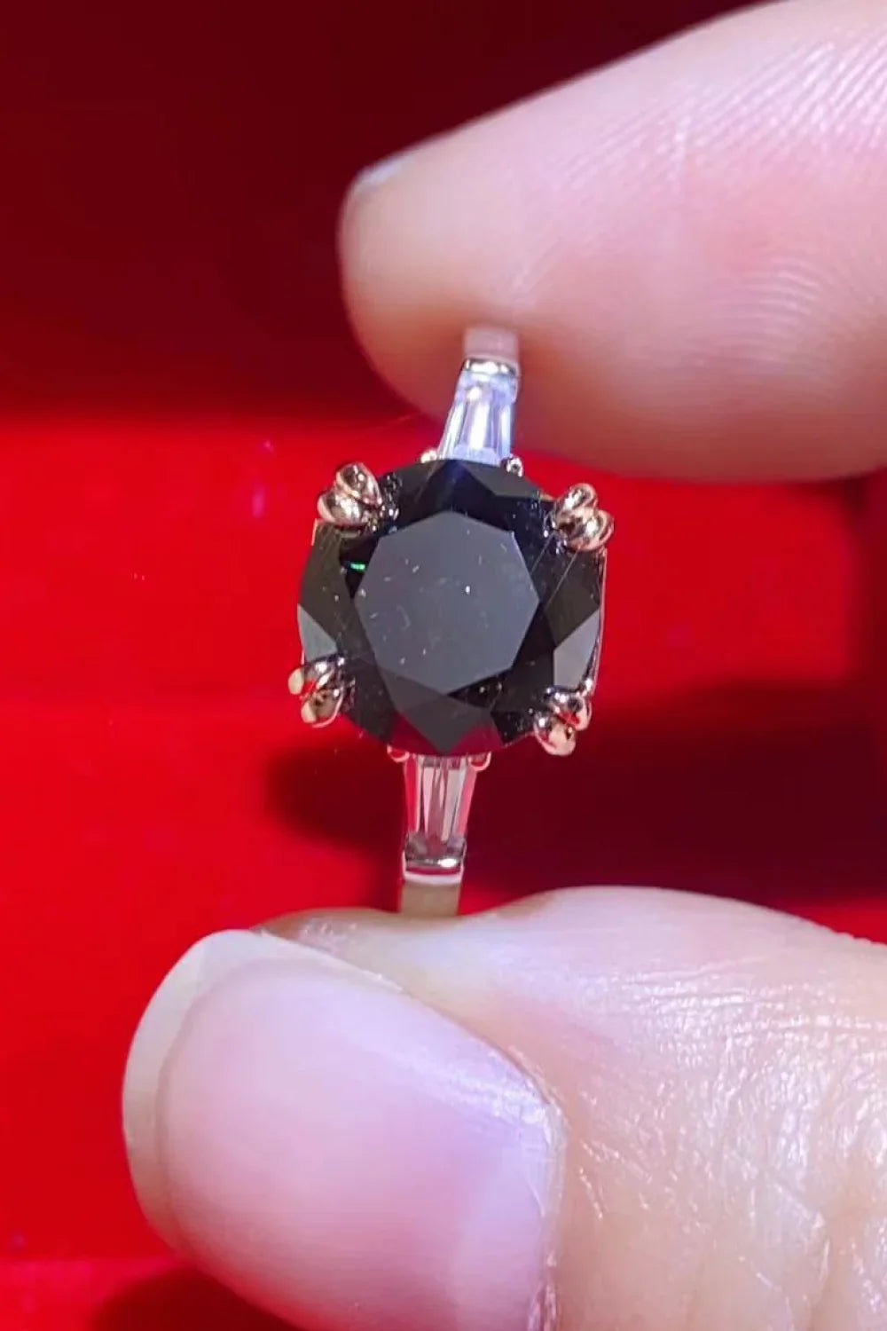 2 Carat Moissanite Ring Francesca - Minimalist Black Center Women's Ring Velanci