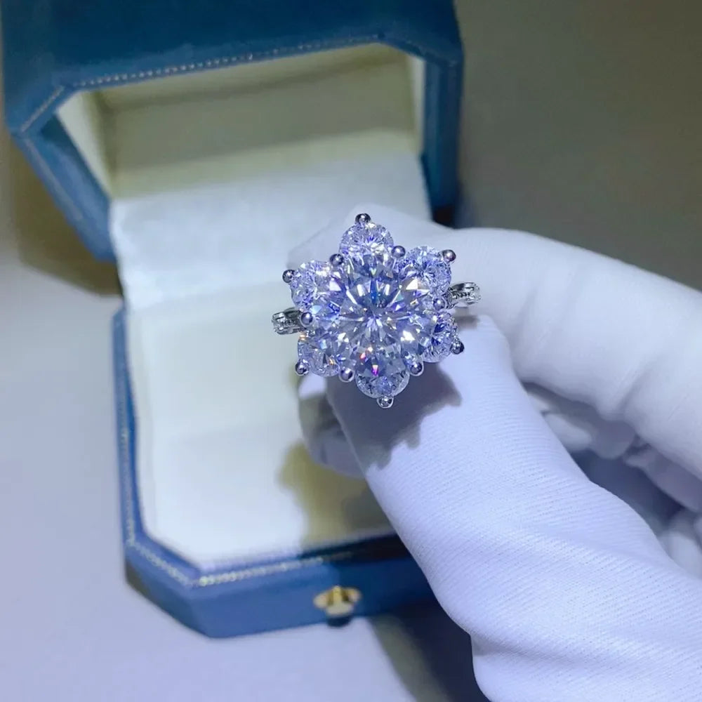 5 Carat Moissanite Ring Giovanna - Radiant Brilliance Women's Ring Velanci
