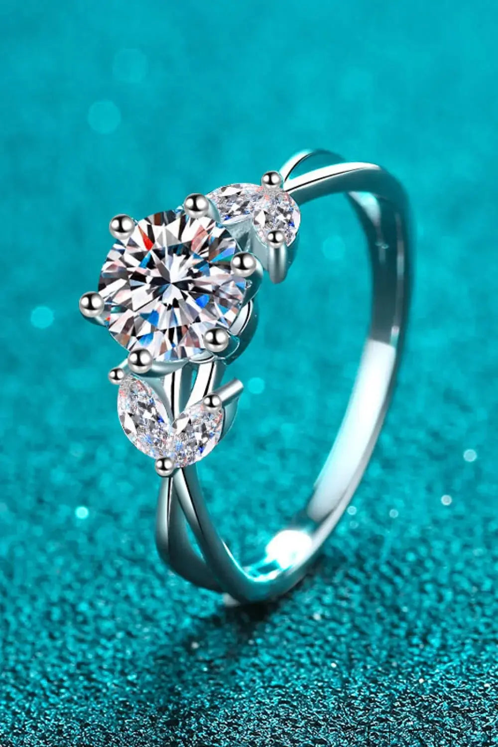 Moissanite Ring Giulia - 1 Carat Coastal Shine Daily Women's Ring Velanci