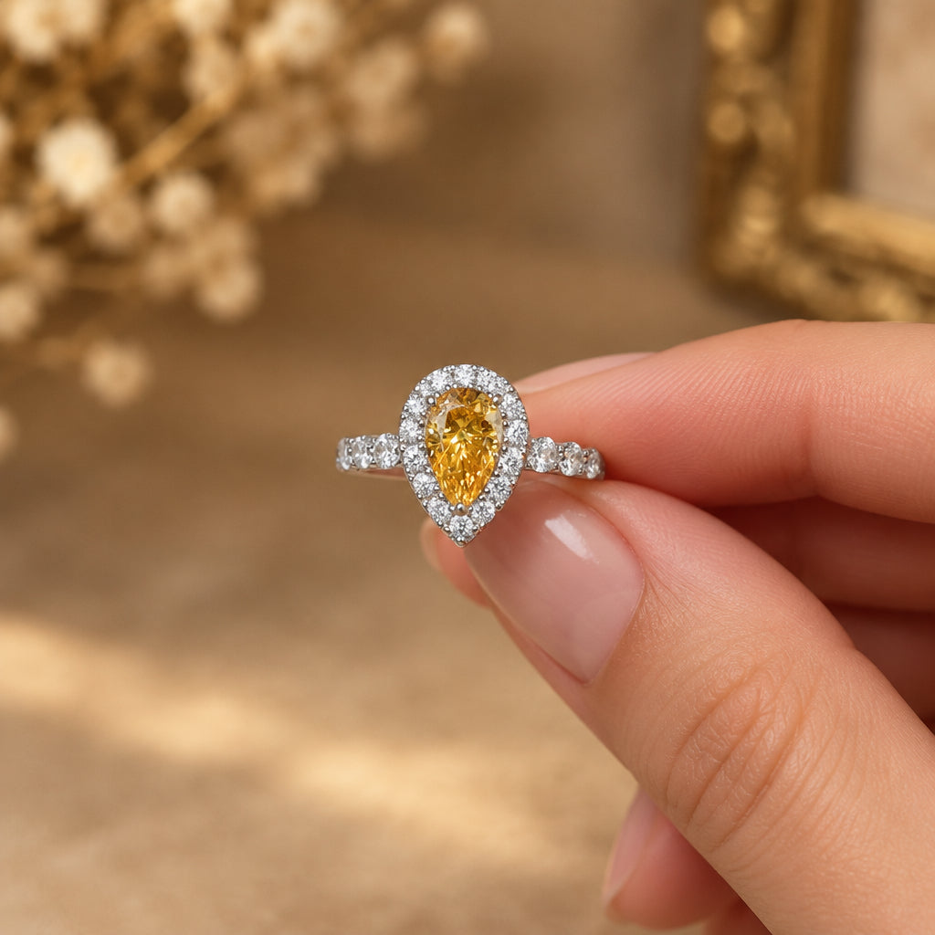 Teardrop Ring Isabella - 1 Carat Moissanite Contrast Women's Ring Velanci