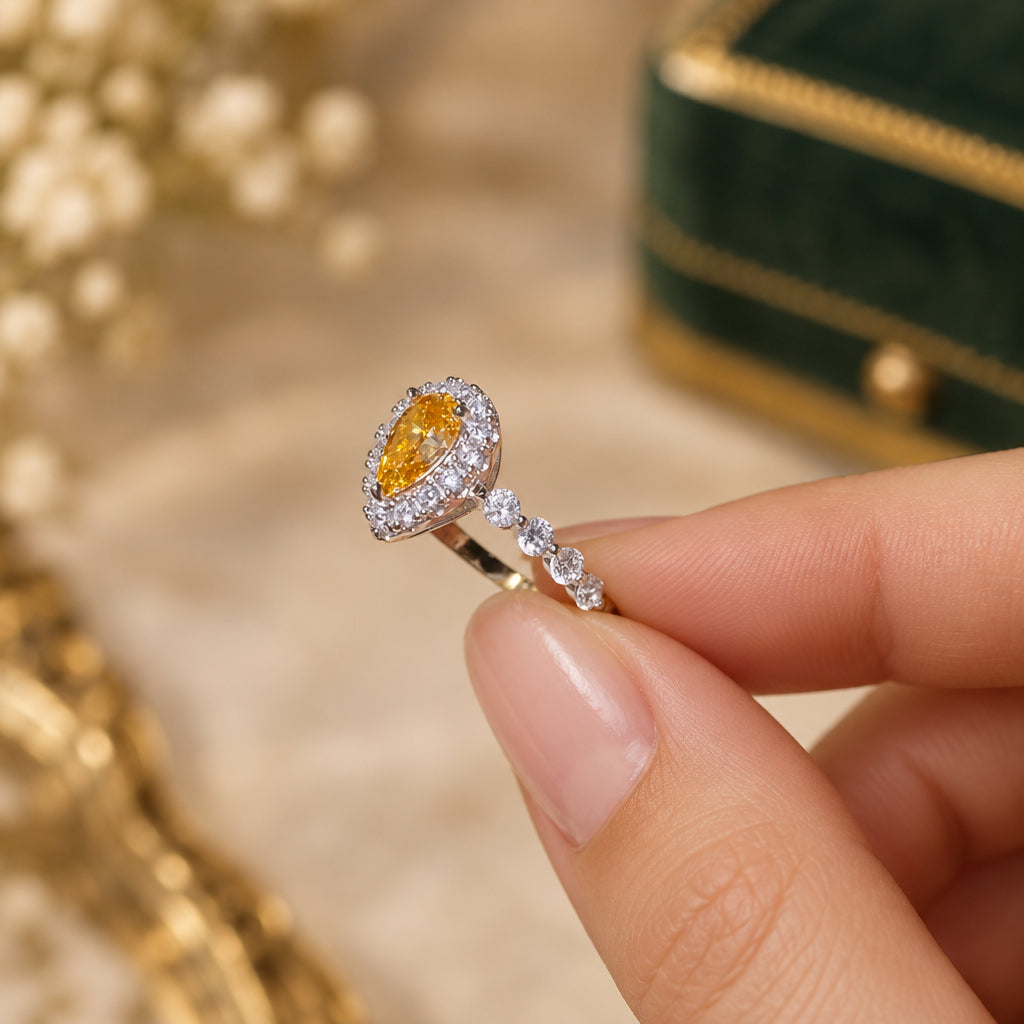 Teardrop Ring Isabella - 1 Carat Moissanite Contrast Women's Ring Velanci