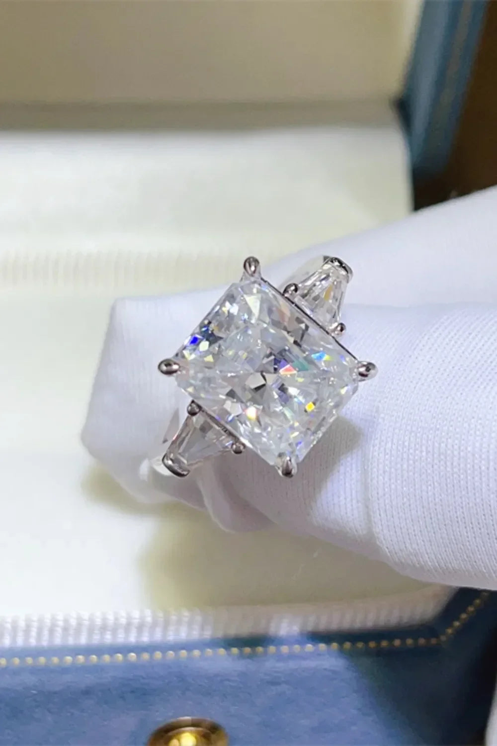 Ring Isabella - 5Ct Moissanite Platinum-Plated SterlingSilver Women's Ring Velanci