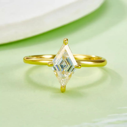 2 Carat Moissanite Ring Giovanna - Brilliant Center Stone Women's Ring Velanci