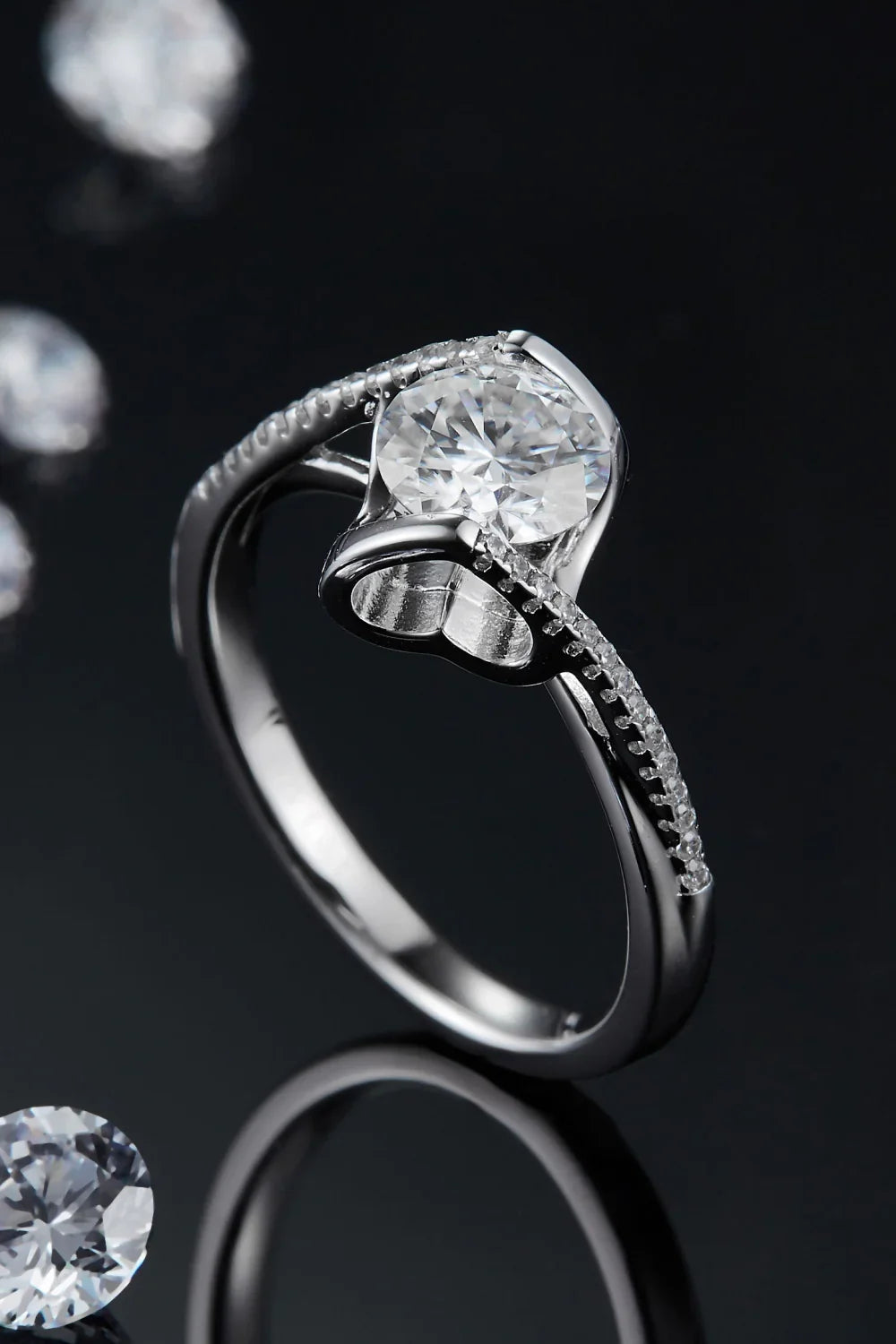 Ring Alessia - 1 Carat Moissanite Sterling Silver Twist Women's Ring Velanci